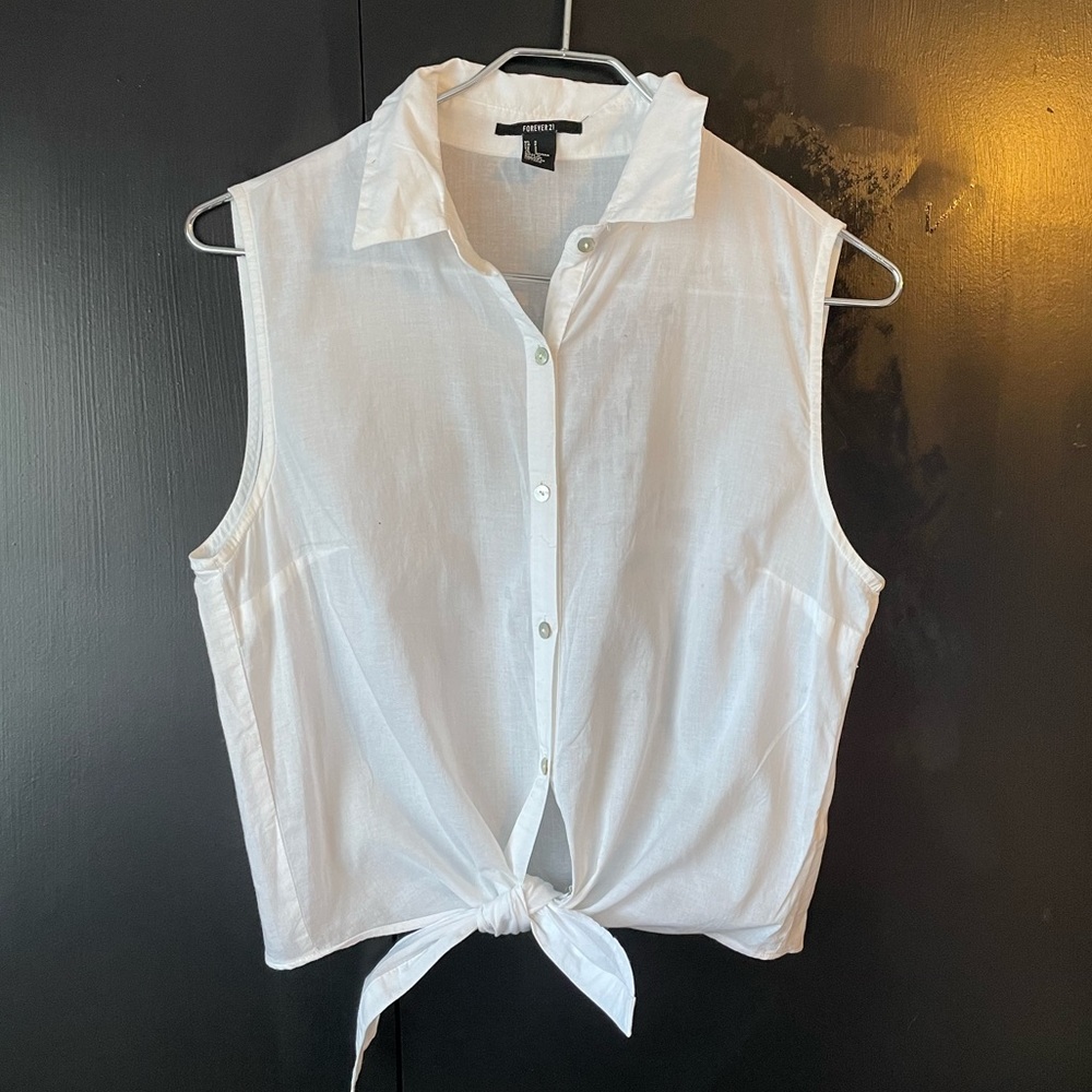 Knotted White Sleeveless Button Up